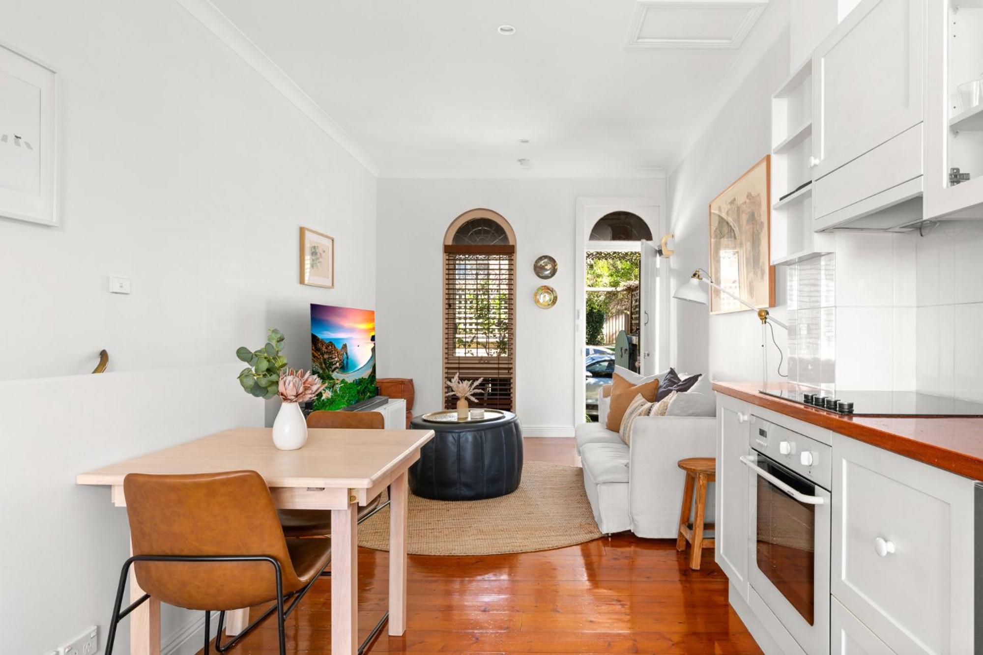Holiday home Elegant 1-bed Oasis With Courtyard In North