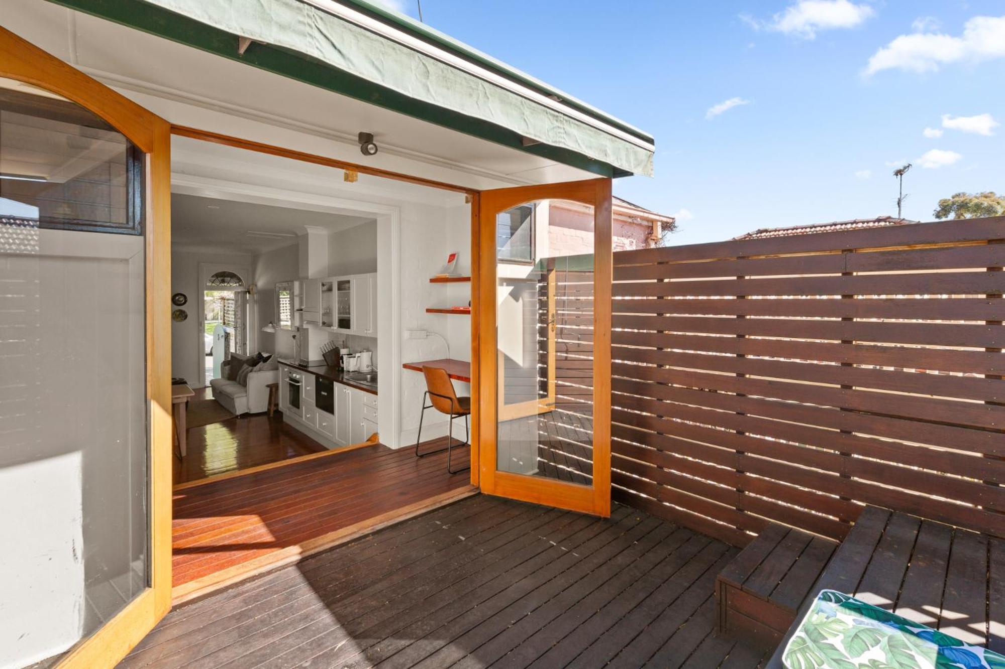 Elegant 1-bed Oasis With Courtyard In North Holiday home *
